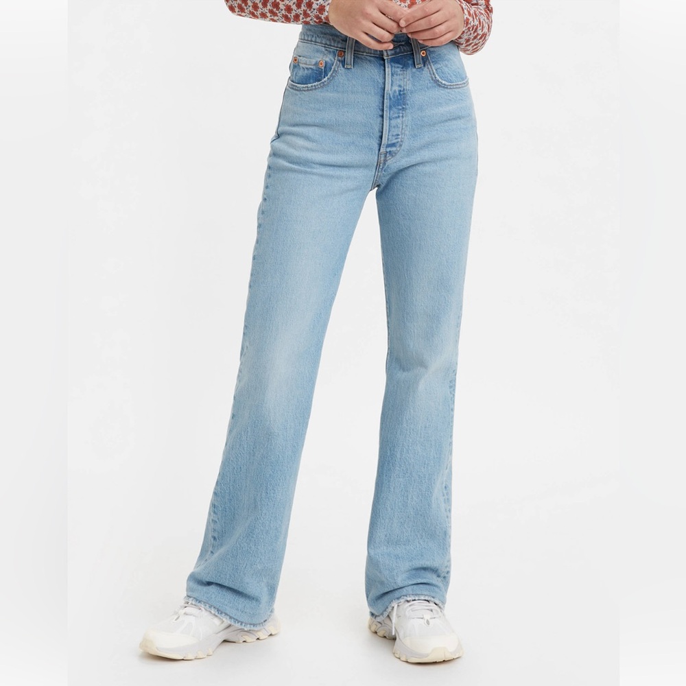 Levi’s ribcage bootcut women’s jeans in size 23